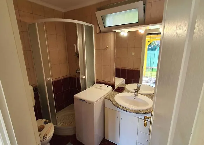 In 43119 Balatonmáriafürdő